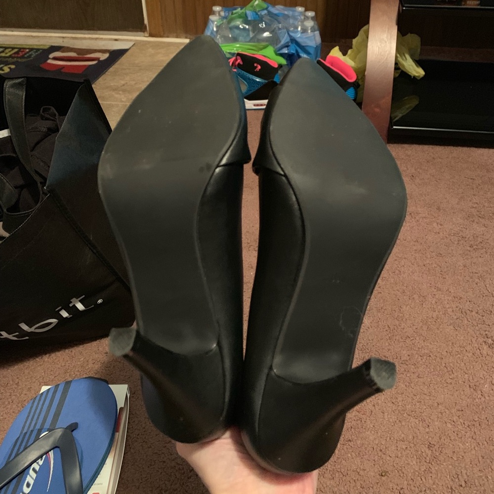 Heels - Picture 4 of 4